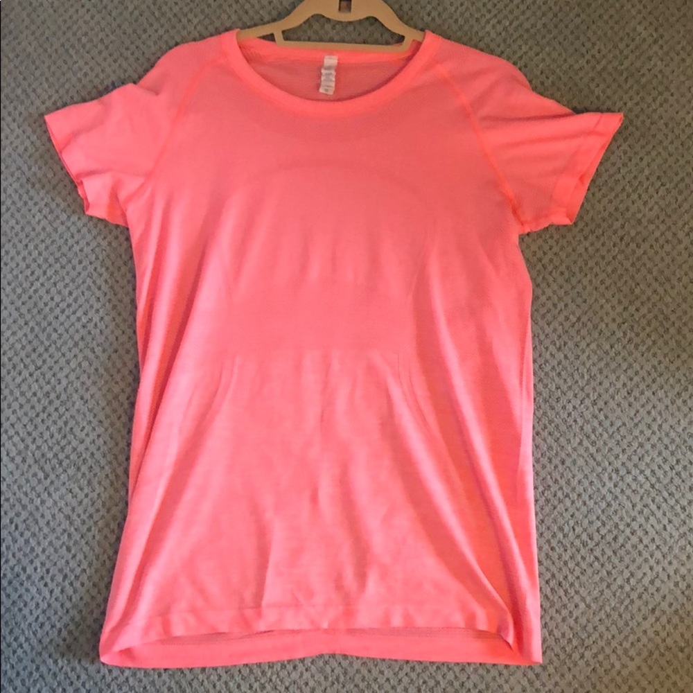 Swiftly Tech Short Sleeve Crew in Pink